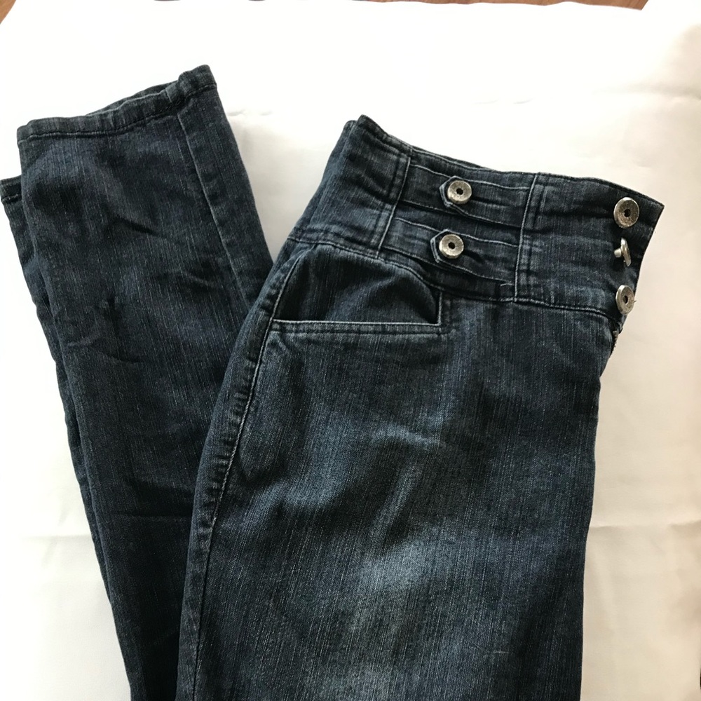 TORRID HIGH WAIST JEANS